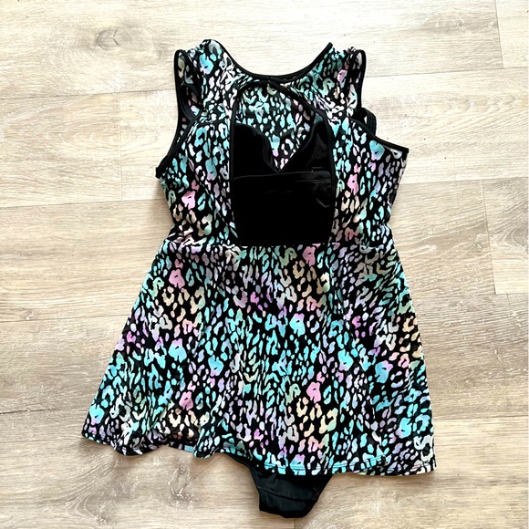 Torrid 1 Piece Animal Print Swimsuit Size 12W C/D - Picture 4 of 4